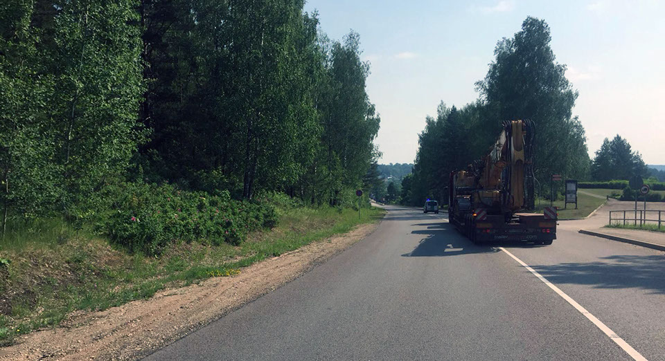 negabarīta pārvadājumi transportējot tehniku 
